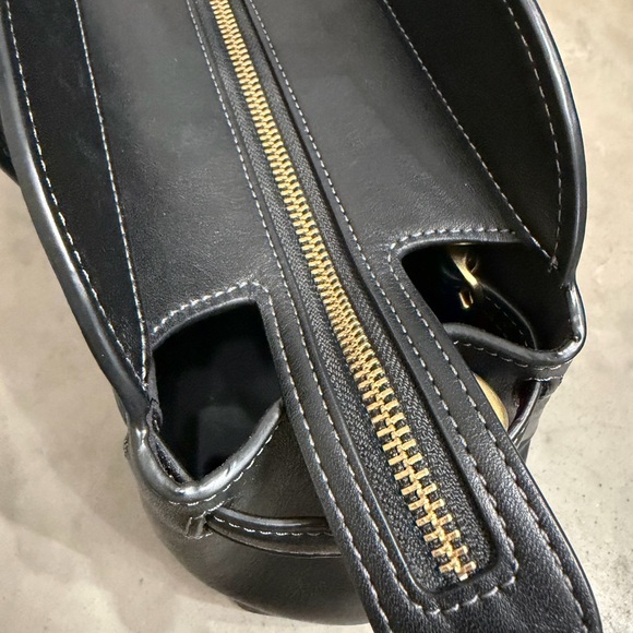 Coach soft empire 28 Black Leather Satchel with Gold Accents - Picture 5 of 10